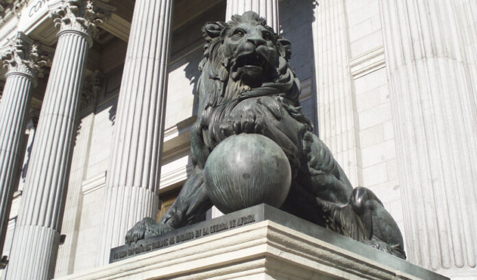 leones de las cortes madrid SLIDEok