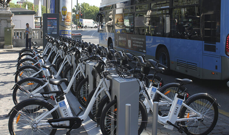 Suspensión total del Servicio de Estacionamiento Regulado (SER) y BiciMAD