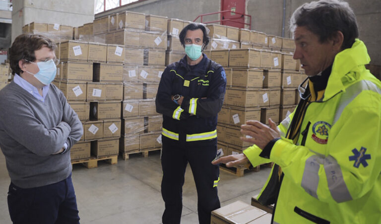 Madrid recibe más de 1 millón de guantes y 600.000 mascarillas