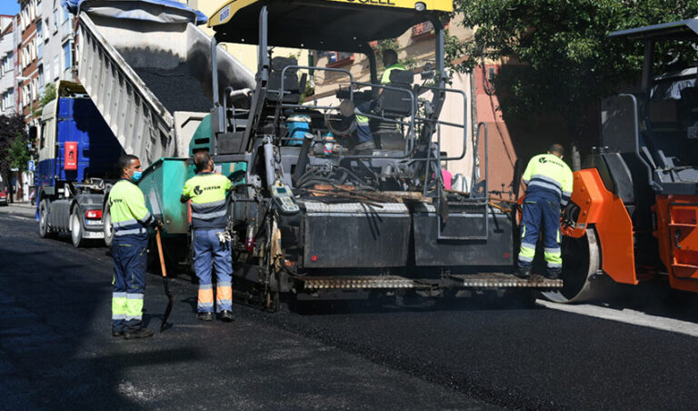 Mercadillos y Operación Asfalto. Madrid vuelve poco a poco a la actividad.