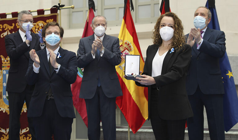El Ayuntamiento de Madrid concede la Medalla de Honor de San Isidro al pueblo de Madrid