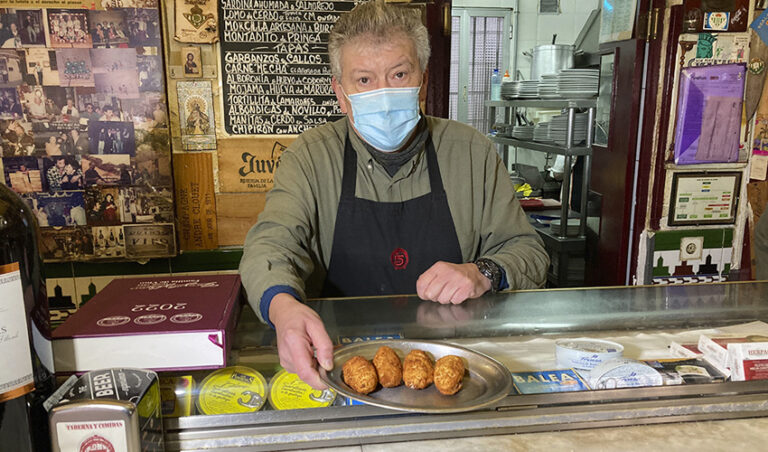 El Quinto Vino Bar Madrid croquetas