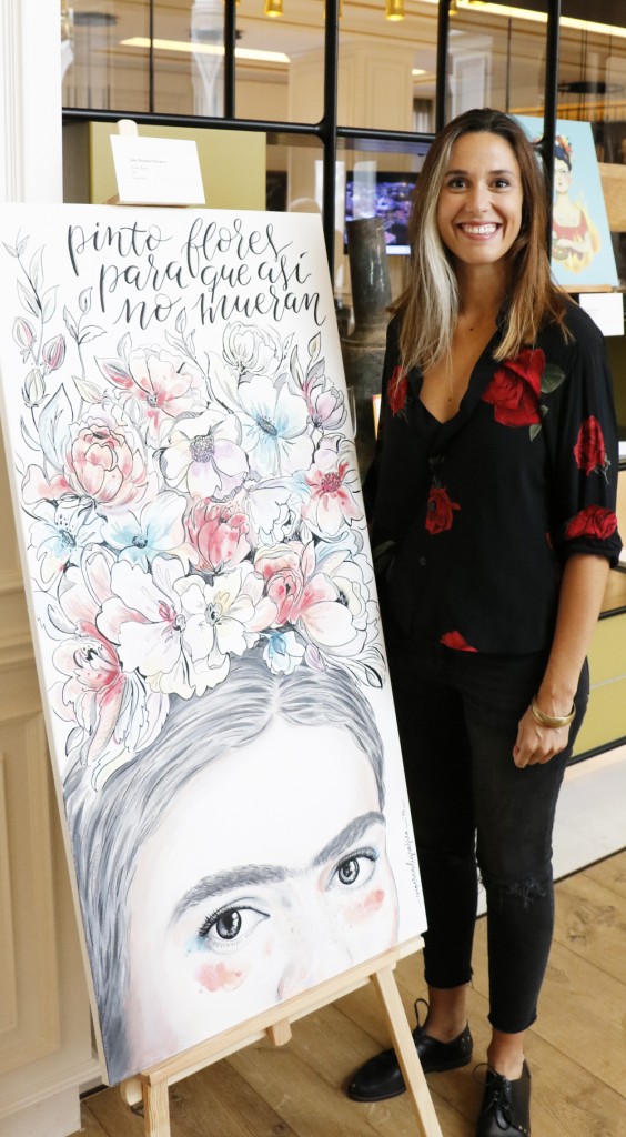 La ilustradora Ana MArtínez, conocida como Supercaligrafica y su obra "Pintar flores"