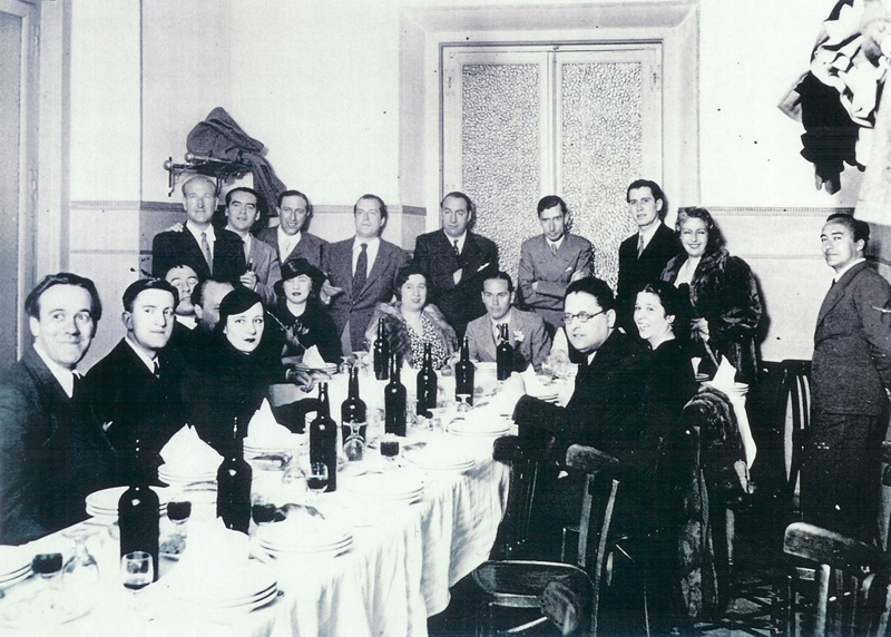 La Generación del 27 reunida en el restaurante Los Galayos, de la Plaza Mayor, en un homenaje a Luis Cernuda en 1936, poco antes de estallar la Guerra Civil.