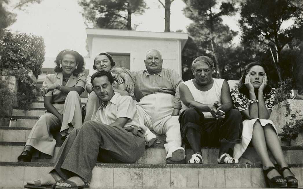 Addy, Man Ray, los Cuttoli, con Picasso y Dora Maar en Mougins, 1937.
