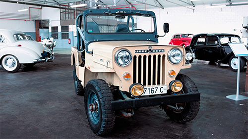 exposicion coches antiguos parque móvil del estado 