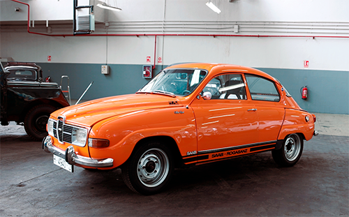 exposicion coches antiguos parque móvil del estado 